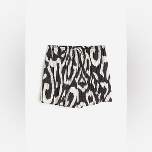 H&M Printed Satin Black and White High Waist Shorts